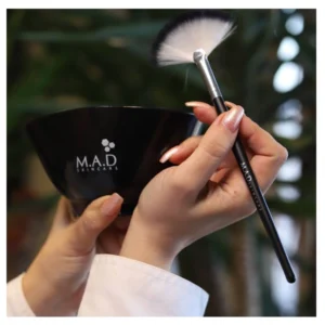 کاسه سیلیکونی و براش بادبزنی M.A.D